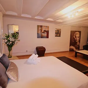  Hostel Efate Spanien